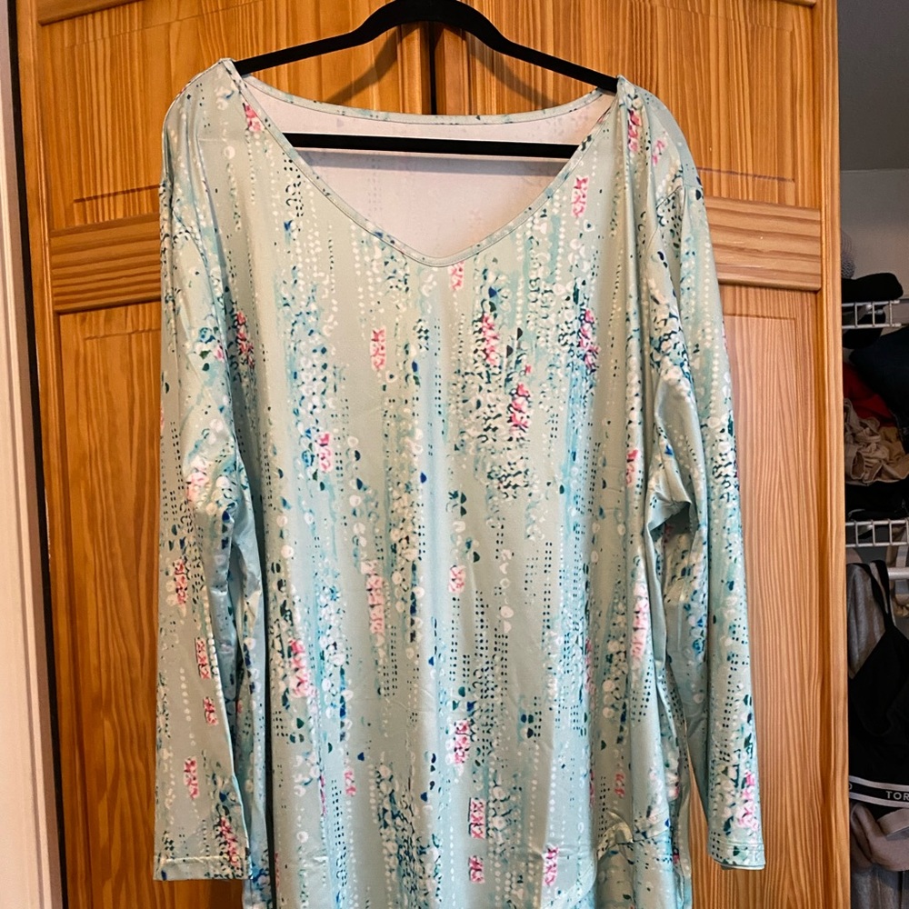 NWOT Flowy tunic 4x